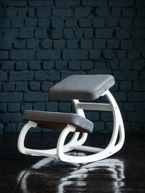 Балансирующий коленный стул Конёк Горбунёк (Белый) в Соликамске - solikamsk.mebel-74.com | фото